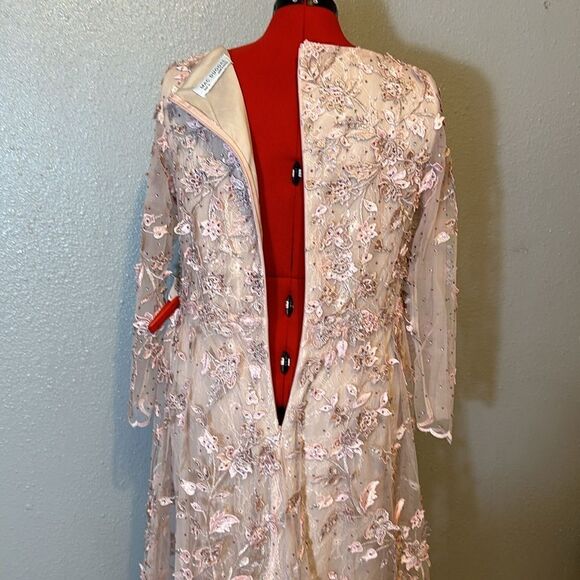 NEW Mac Duggal women’s floral appliqué long sleeve lace A-line gown size 14 - Picture 10 of 13
